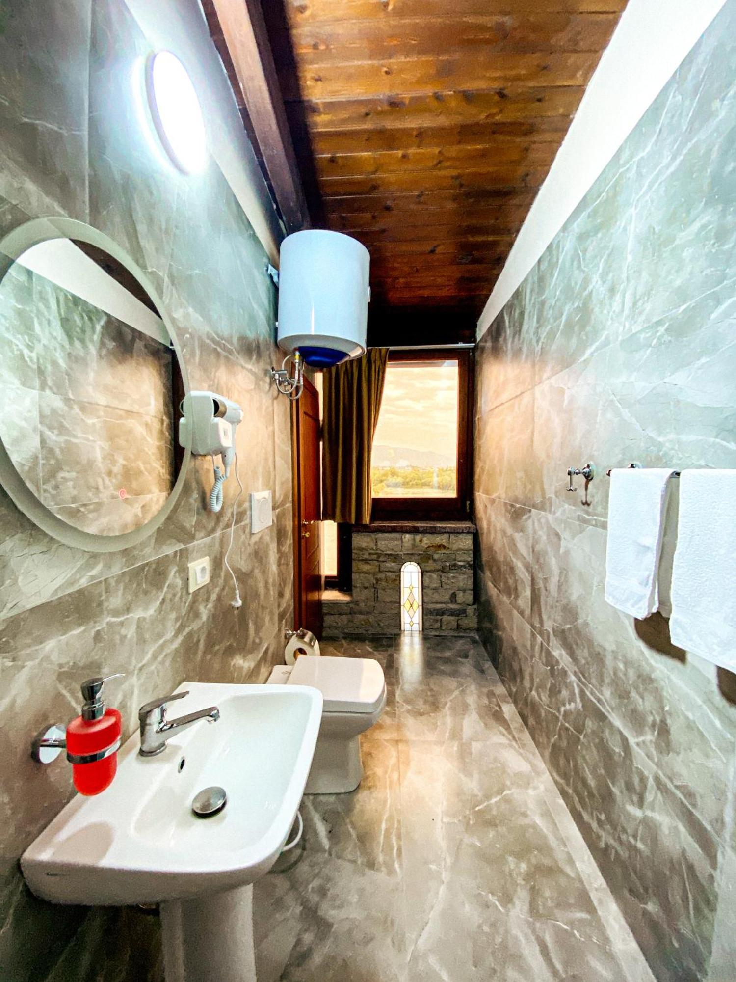 Hotel Iliria Canaj Pokoj fotografie