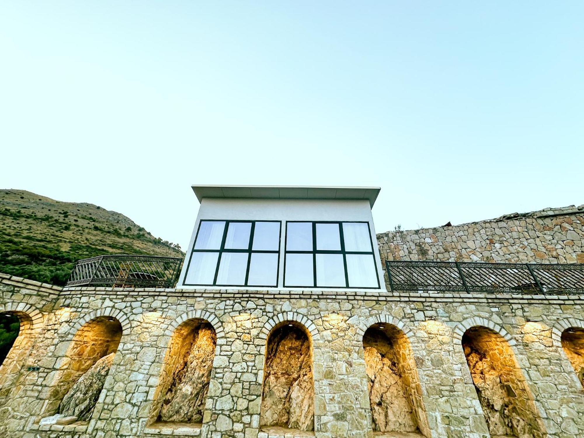 Hotel Iliria Canaj Exteriér fotografie